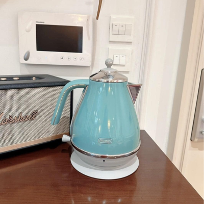 Ấm siêu tốc De'Longhi Icona Capitals 1,7L màu xanh ngọc thumb