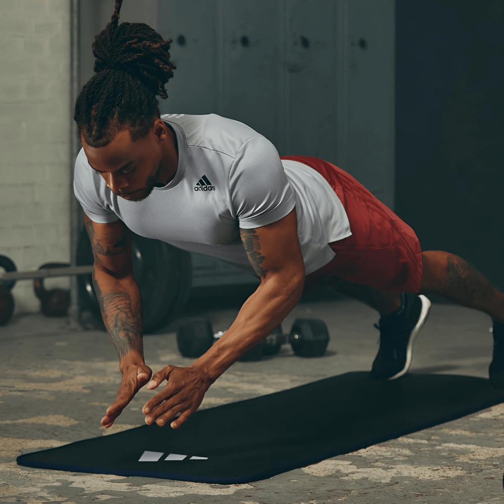 Thảm tập Yoga Adidas màu đen viền xanh dương