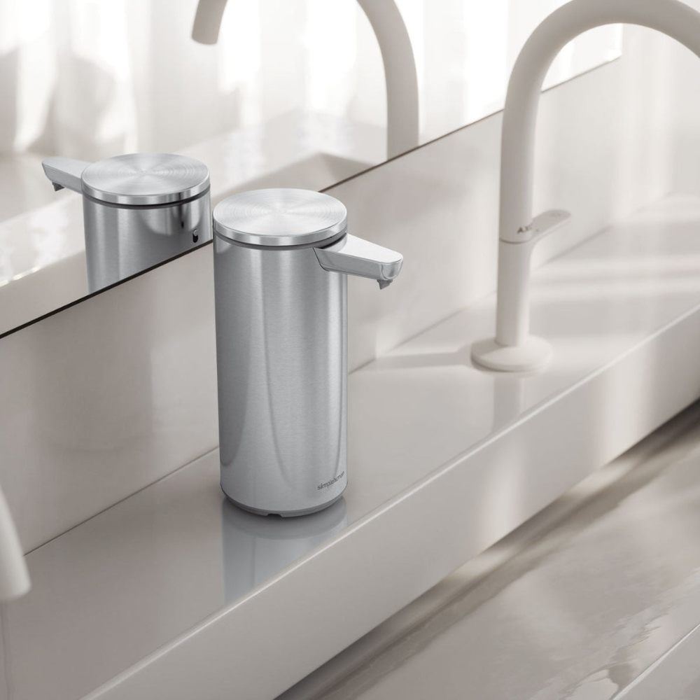 Chiết xà phòng cảm ứng Simplehuman bóng mờ