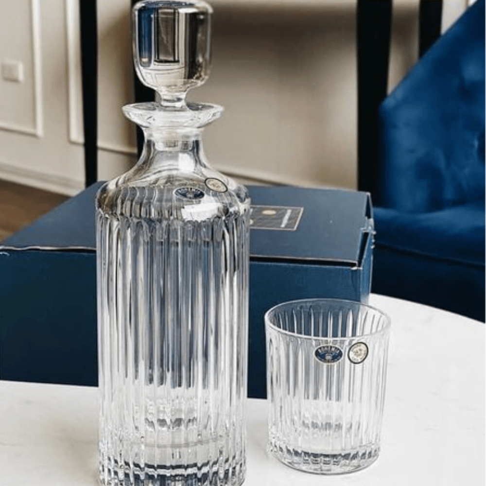 Bộ bình rượu pha lê Bohemia Skyline gồm 1 bình 0,7L và 6 cốc dung tich 320ml