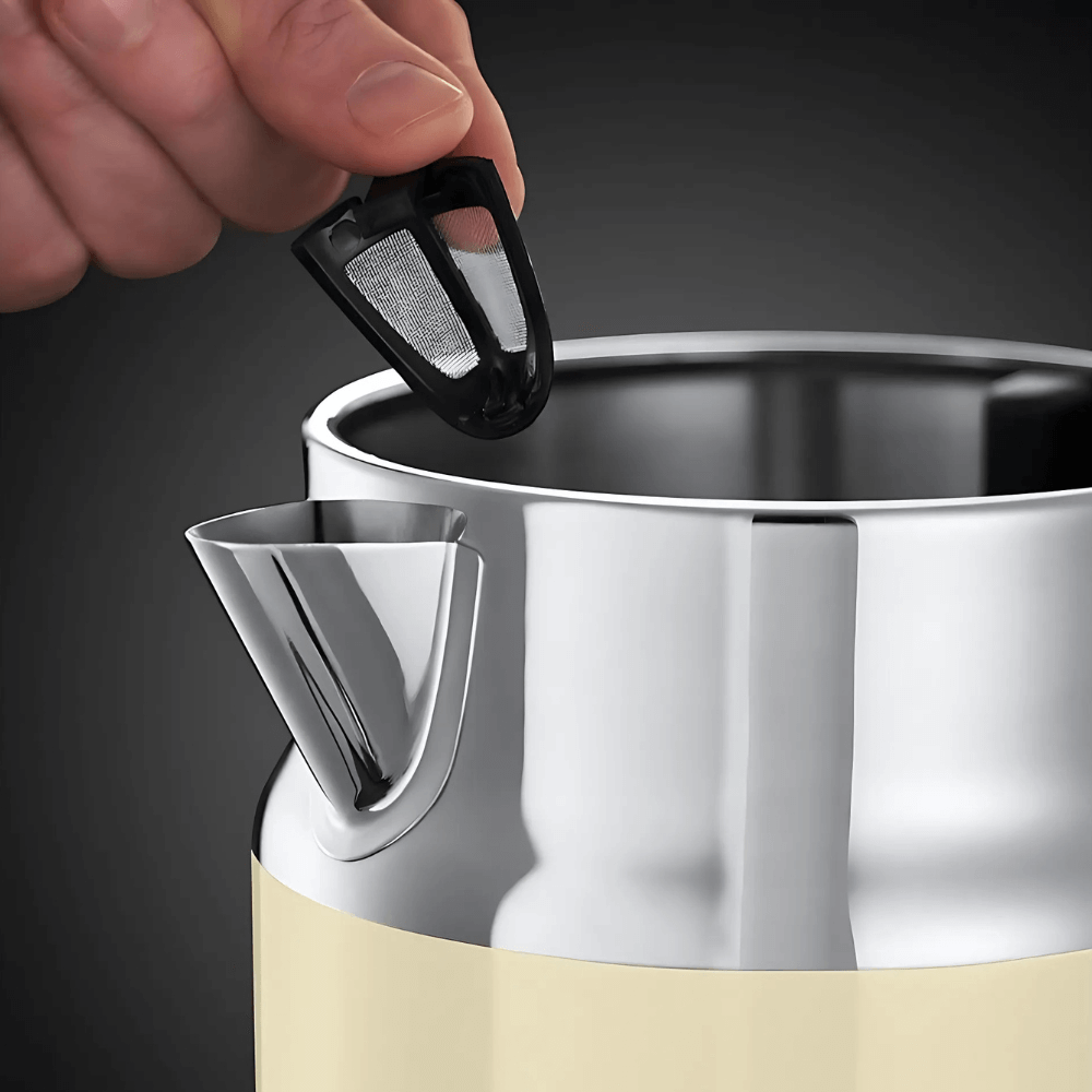 Ấm siêu tốc Russell Hobbs 2167270 màu kem