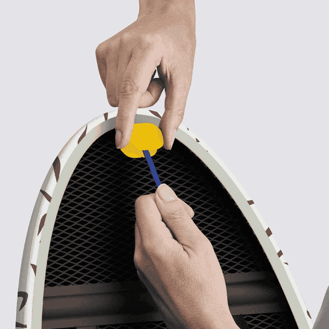 Bàn để ủi đồ chân cao có móc treo cửa Joseph Joseph Glide Plus (Ecru Scatter) 50032 màu trắng