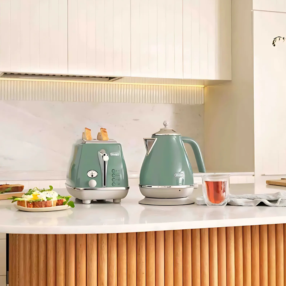 Ấm siêu tốc De'Longhi Icona Capitals 1,7L màu xanh ngọc