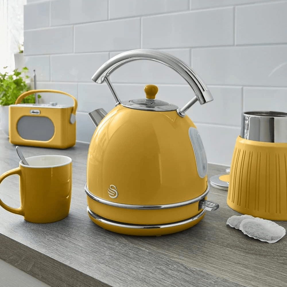 Ấm siêu tốc SWAN Retro 3000W 1,8L màu vàng