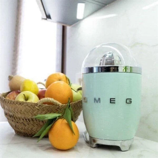 Máy vắt cam màu xanh bạc hà SMEG CJF01PGEU