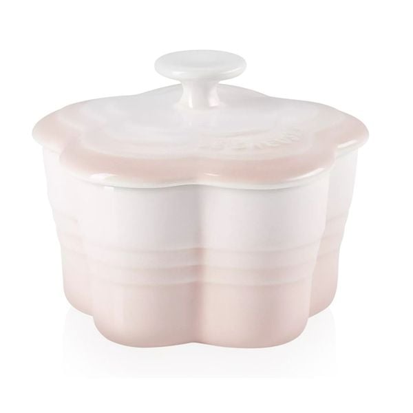 Nồi gang Le Creuset Flower Ramekin 0,2L màu hồng vỏ sò shell pink